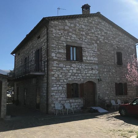 La Casa Delle Sirene Hotel Assisi Bagian luar foto