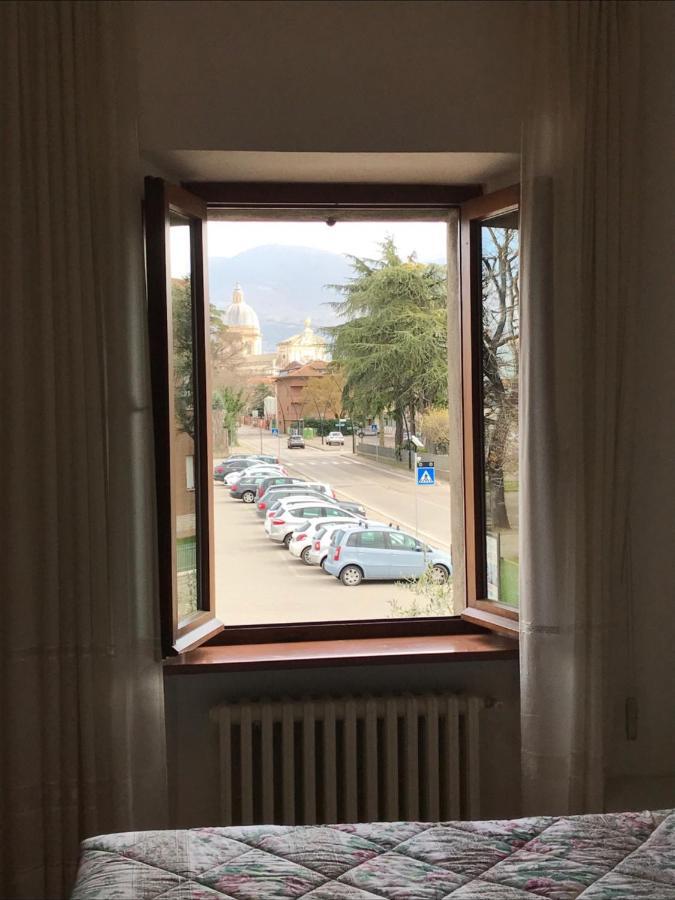 La Casa Delle Sirene Hotel Assisi Bagian luar foto