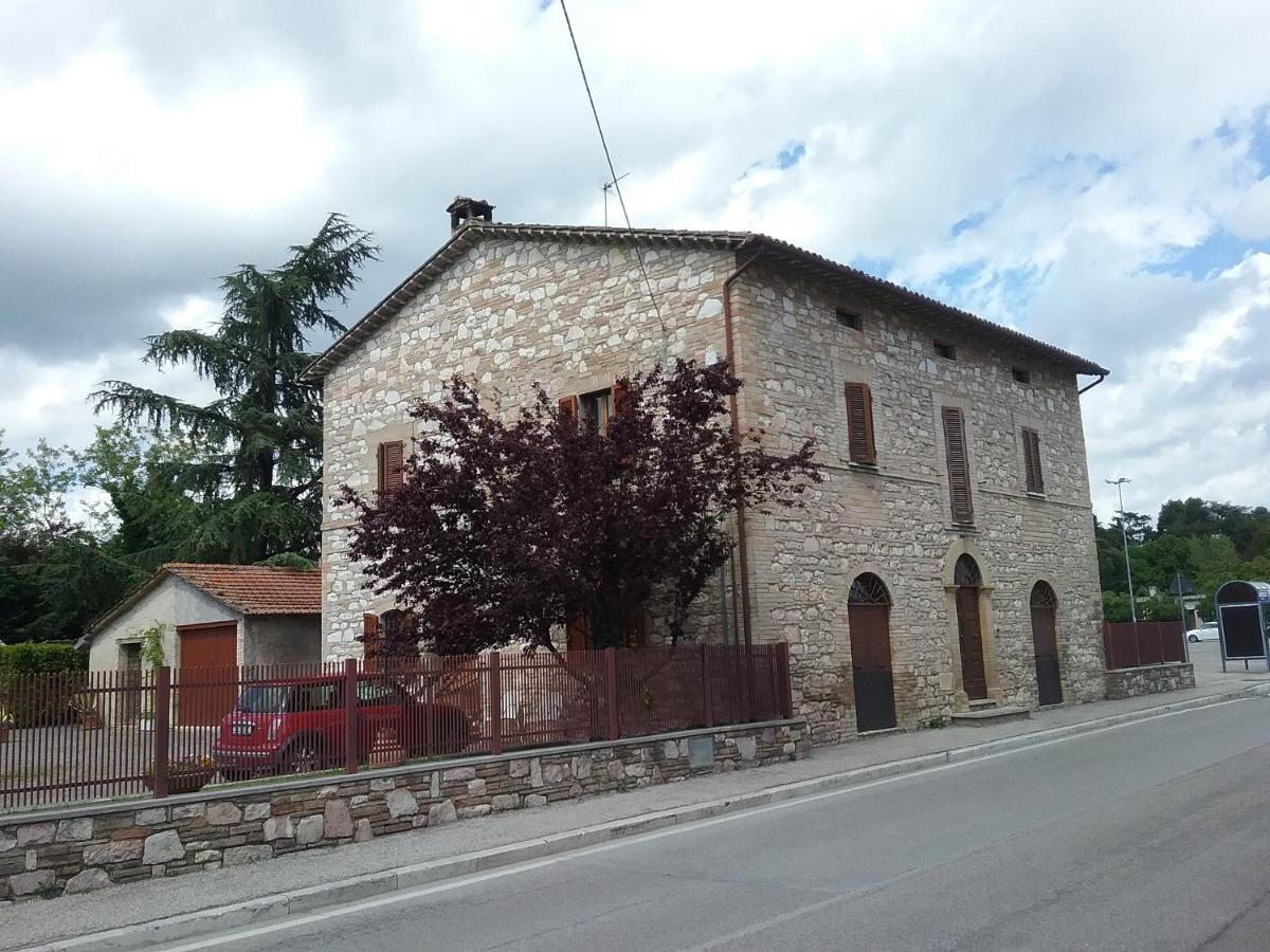 La Casa Delle Sirene Hotel Assisi Bagian luar foto